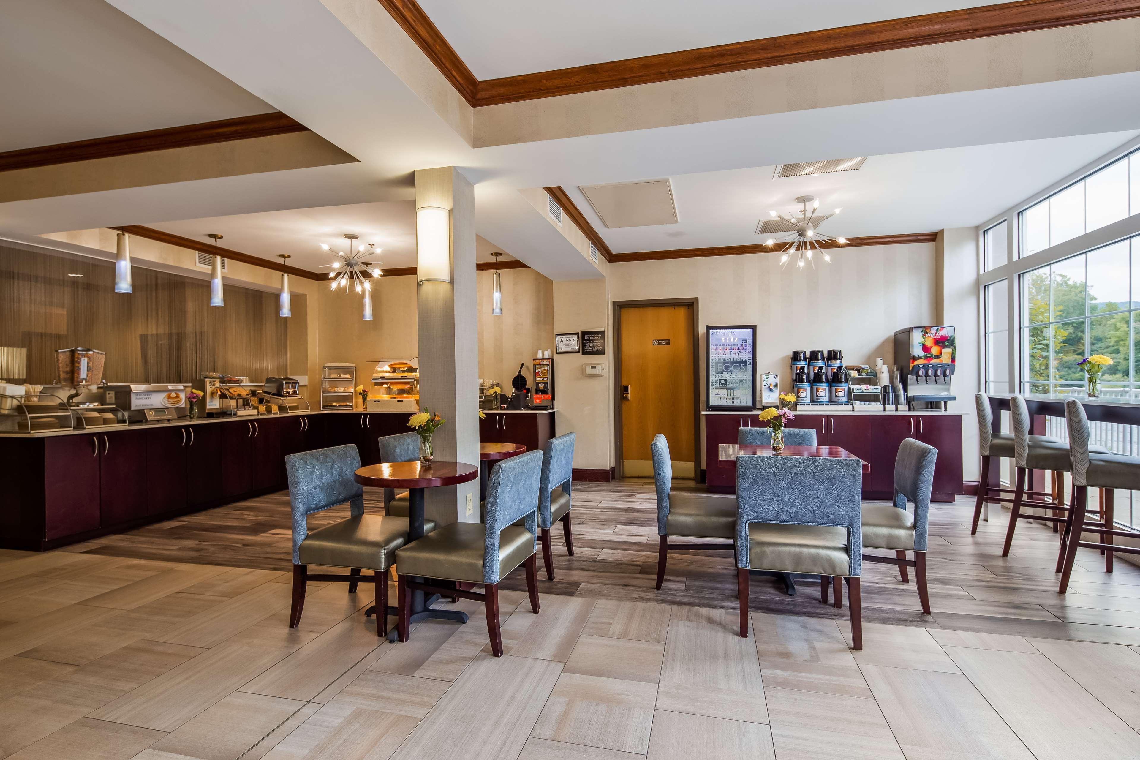 Best Western Plus River Escape Sylva / Dillsboro Exterior photo
