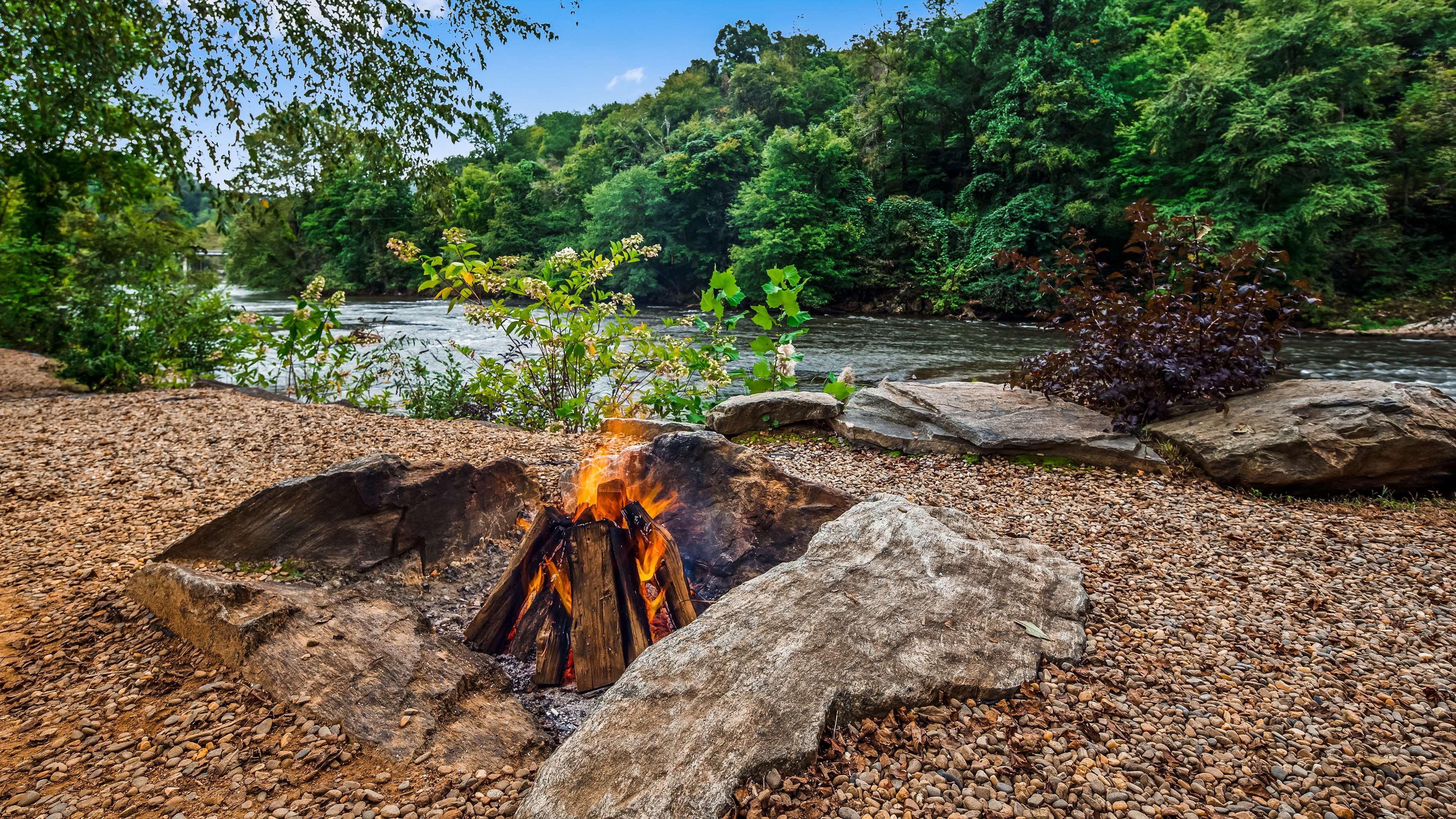 Best Western Plus River Escape Sylva / Dillsboro Exterior photo