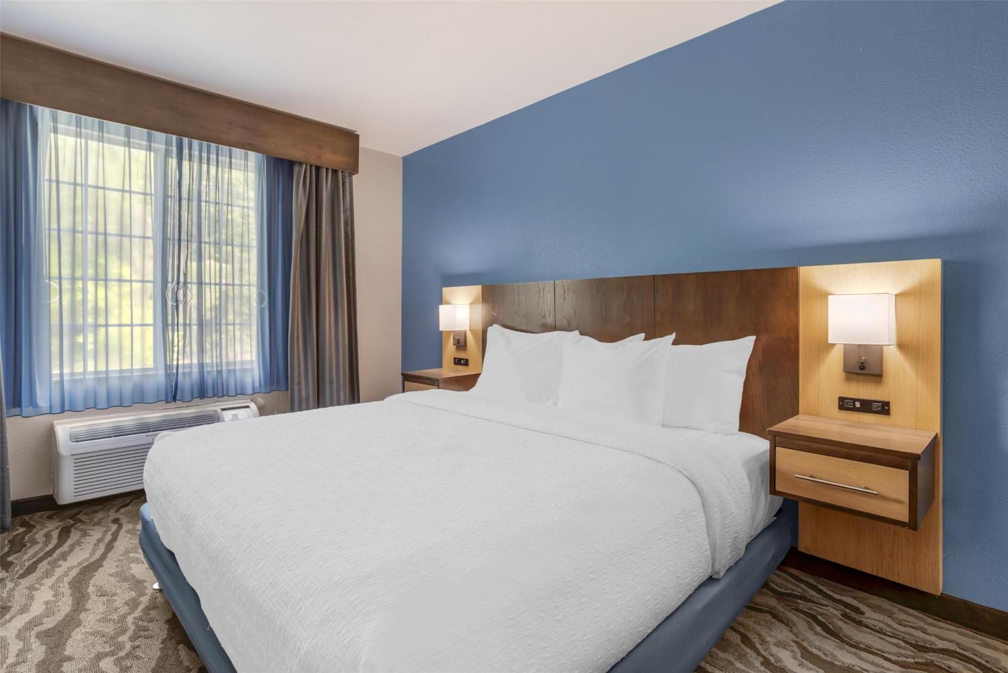 Best Western Plus River Escape Sylva / Dillsboro Exterior photo